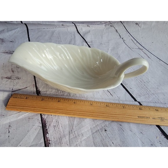 Lenox Cabbage Leaf Gravy/Sauce Boat No Chips Or Cracks - Picture 7 of 7